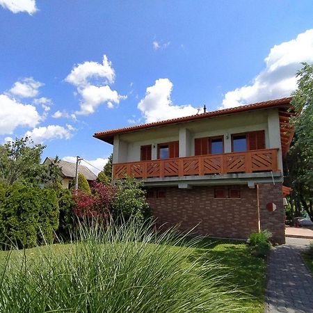 Lilla Villa Siófok Esterno foto